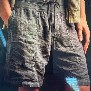 Khaki linen utility short